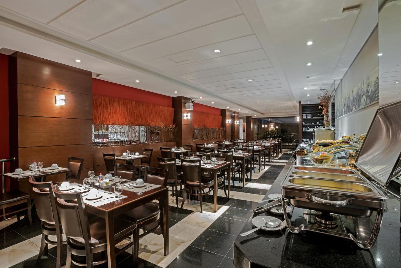 Astron Ponta Grossa Plaza By Nobile Hotel Bagian luar foto