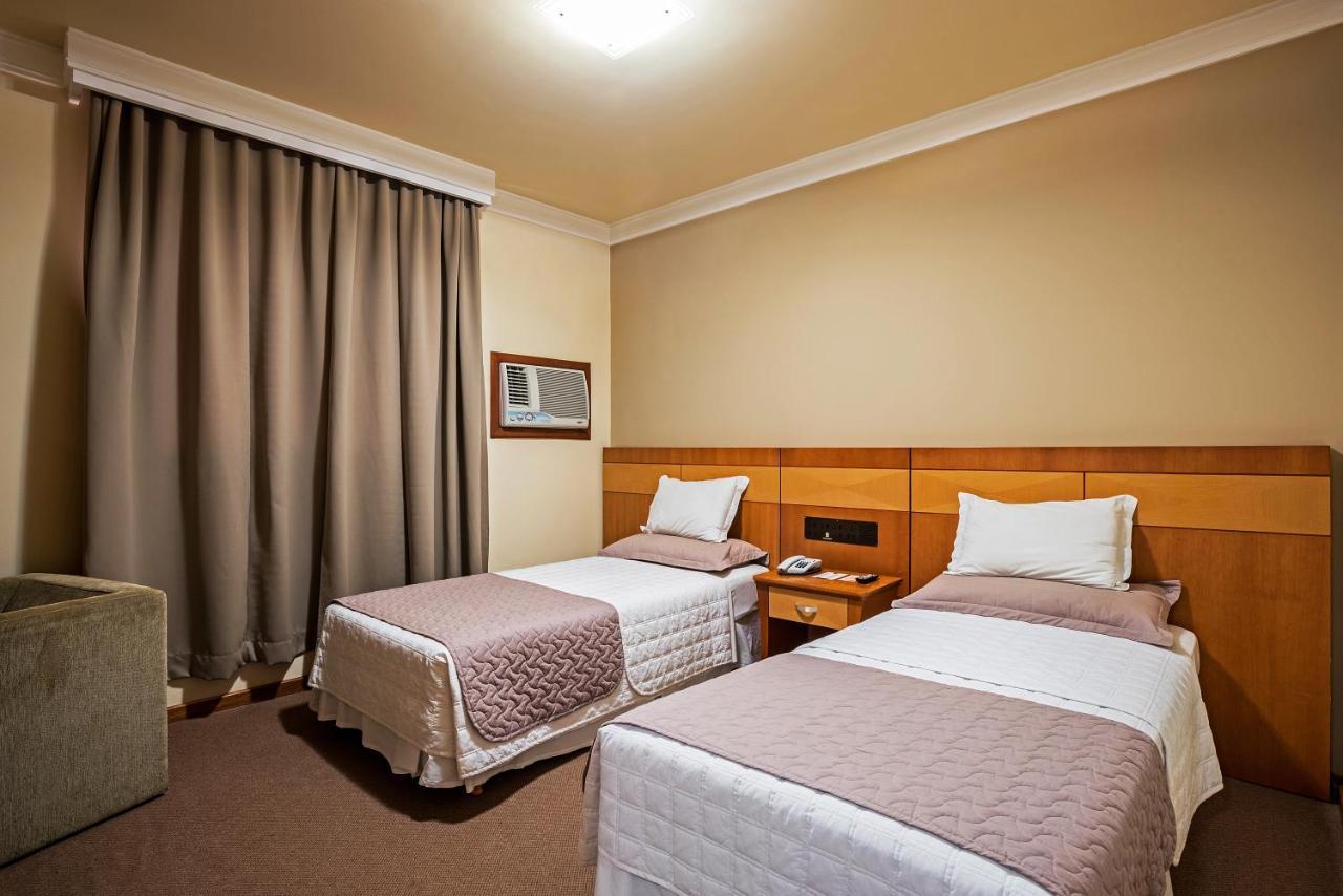 Astron Ponta Grossa Plaza By Nobile Hotel Bagian luar foto
