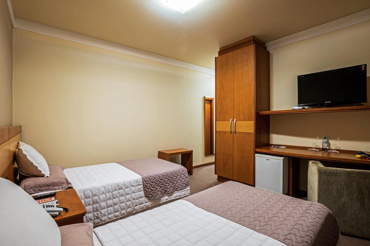 Astron Ponta Grossa Plaza By Nobile Hotel Bagian luar foto