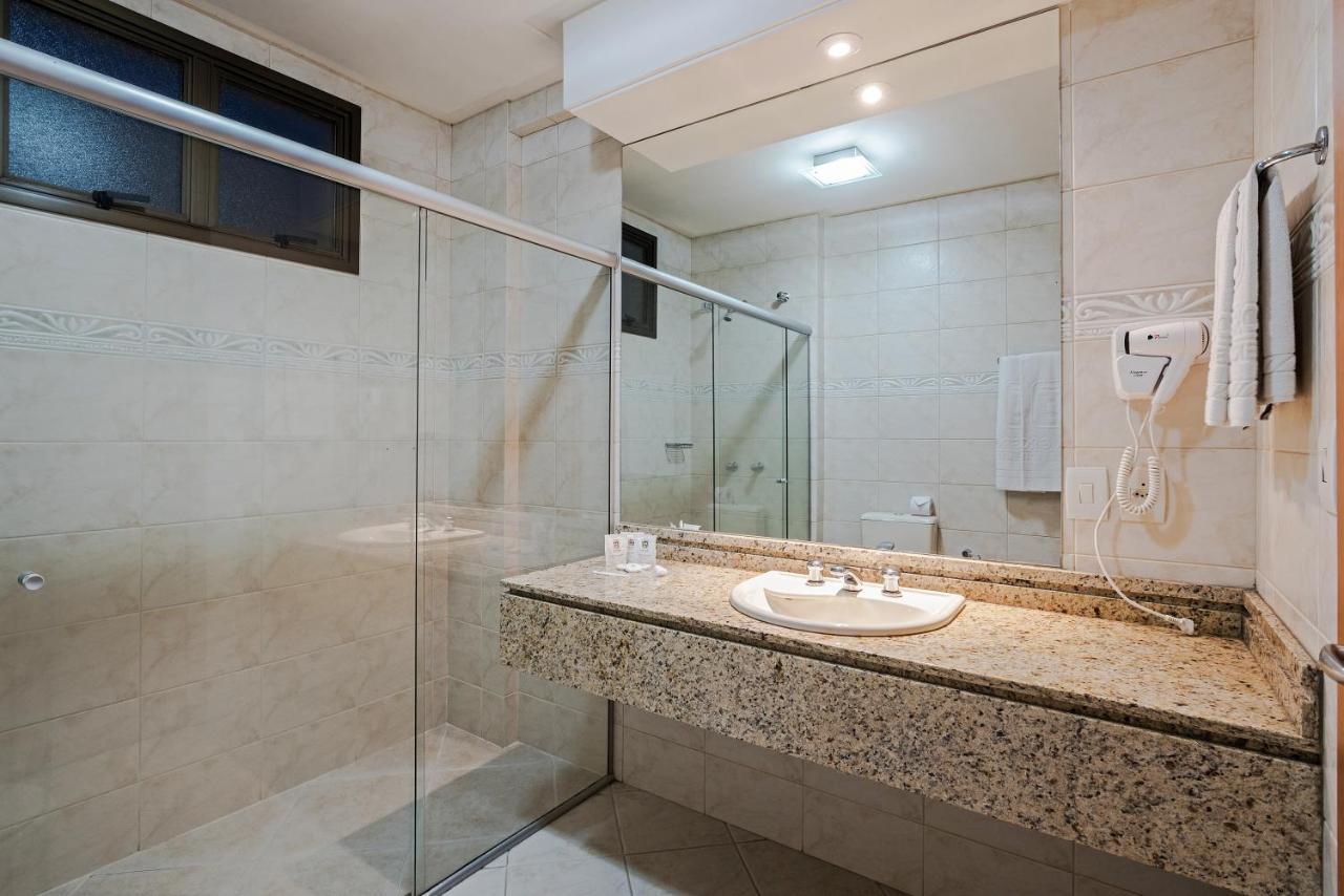Astron Ponta Grossa Plaza By Nobile Hotel Bagian luar foto