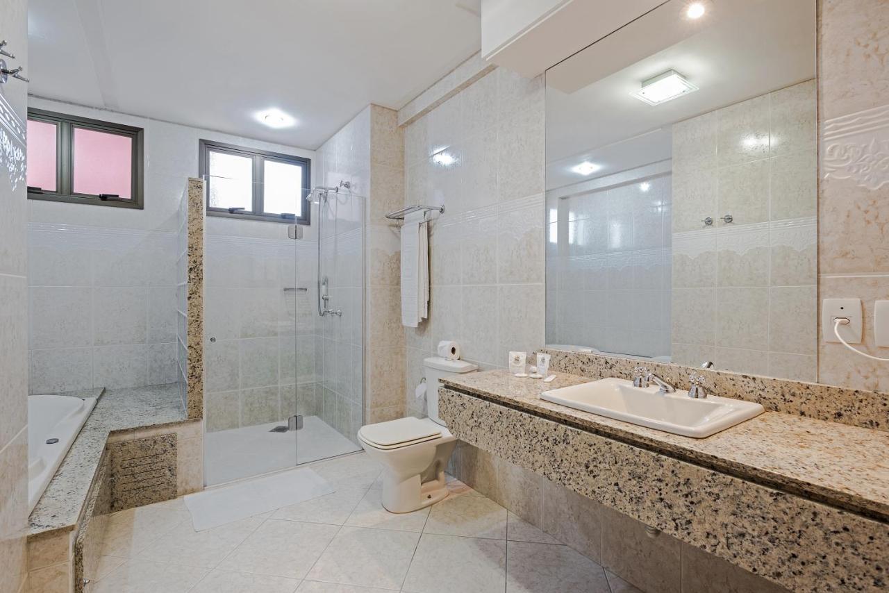 Astron Ponta Grossa Plaza By Nobile Hotel Bagian luar foto