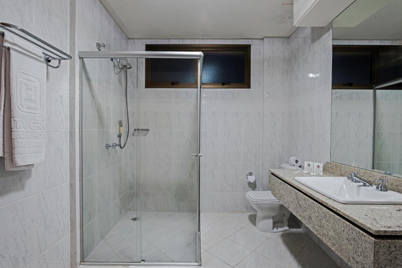 Astron Ponta Grossa Plaza By Nobile Hotel Bagian luar foto